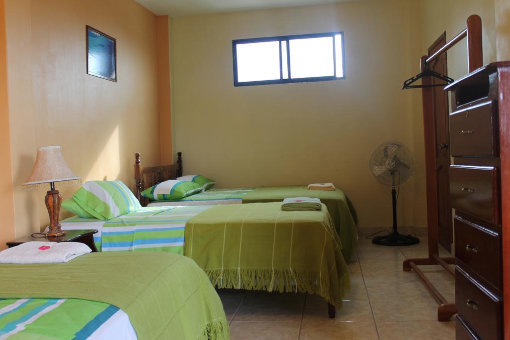Dolphin House Hotel Puerto Baquerizo Moreno Szoba fotó