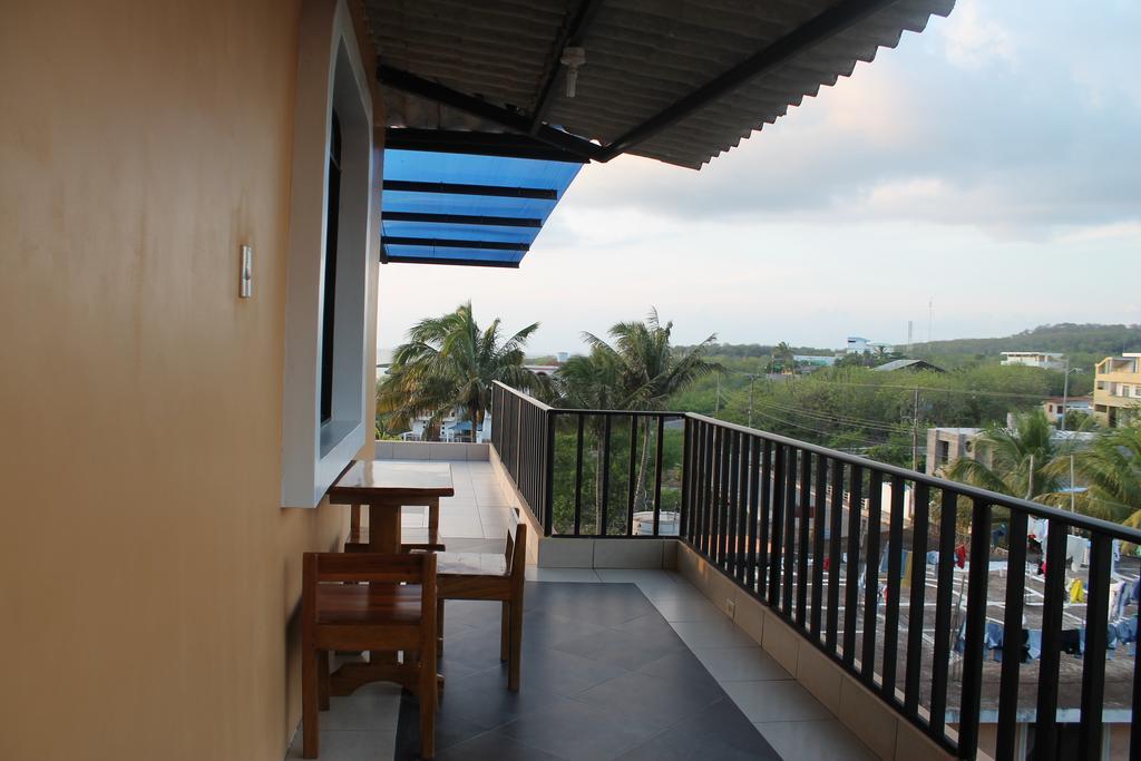 Dolphin House Hotel Puerto Baquerizo Moreno Kültér fotó