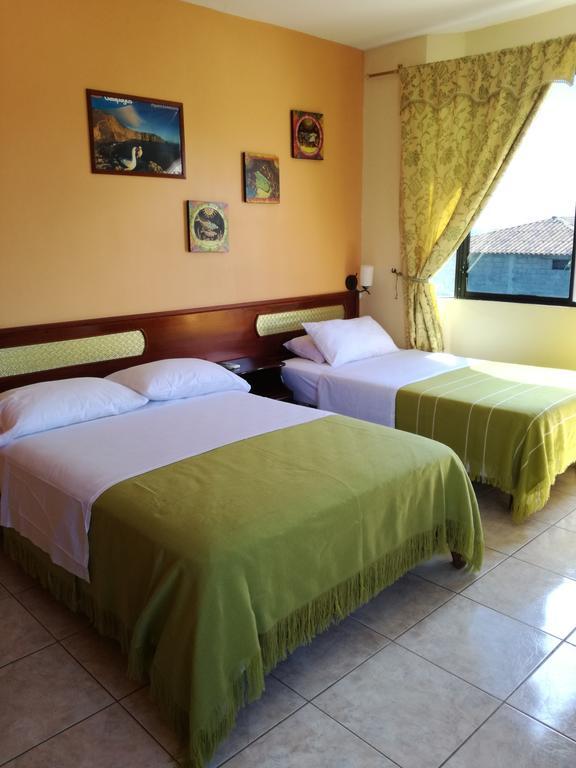 Dolphin House Hotel Puerto Baquerizo Moreno Kültér fotó
