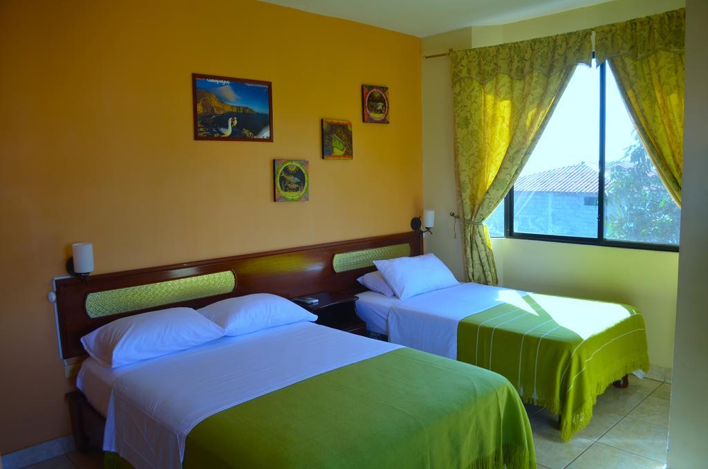 Dolphin House Hotel Puerto Baquerizo Moreno Kültér fotó