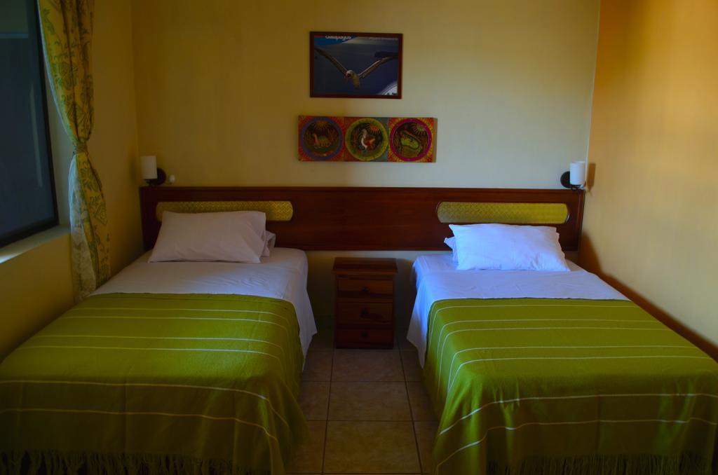 Dolphin House Hotel Puerto Baquerizo Moreno Kültér fotó