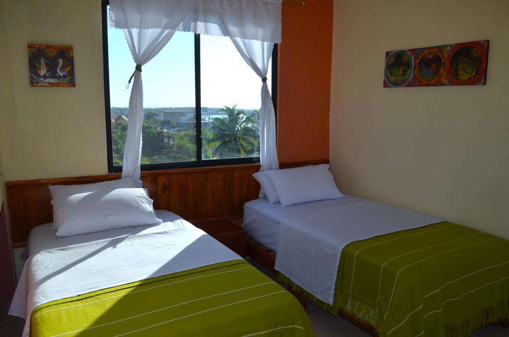 Dolphin House Hotel Puerto Baquerizo Moreno Kültér fotó