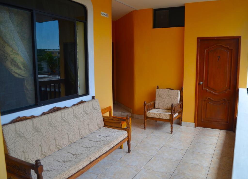 Dolphin House Hotel Puerto Baquerizo Moreno Kültér fotó