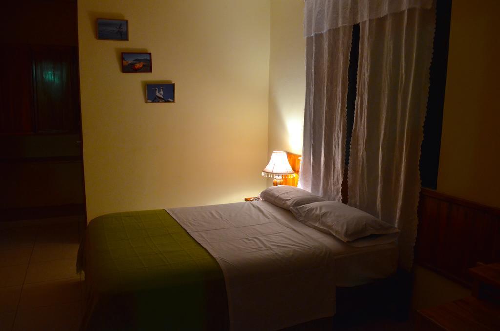 Dolphin House Hotel Puerto Baquerizo Moreno Kültér fotó